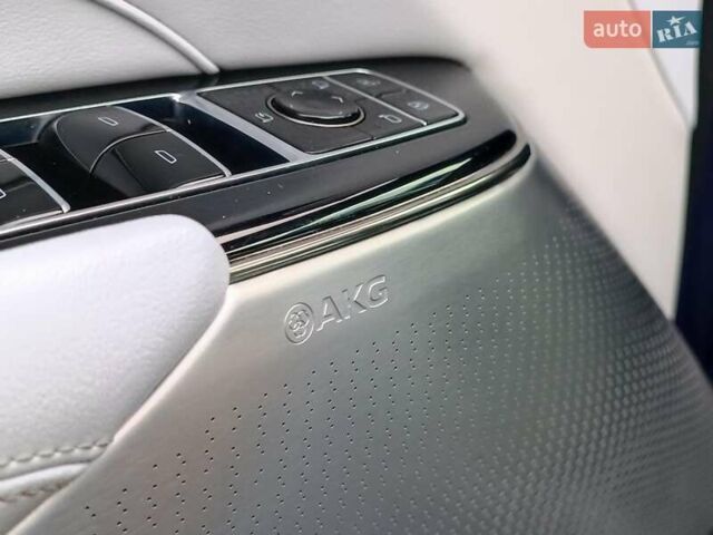 Синий Кадиллак Lyriq, объемом двигателя 0 л и пробегом 25 тыс. км за 45280 $, фото 27 на Automoto.ua