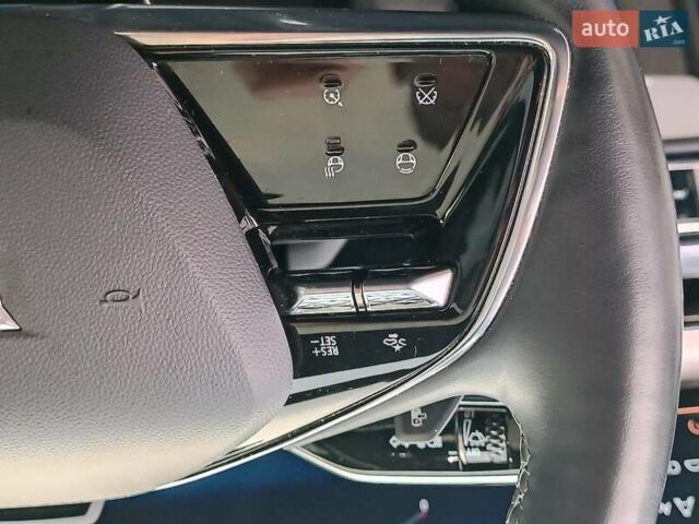 Синий Кадиллак Lyriq, объемом двигателя 0 л и пробегом 25 тыс. км за 45280 $, фото 29 на Automoto.ua