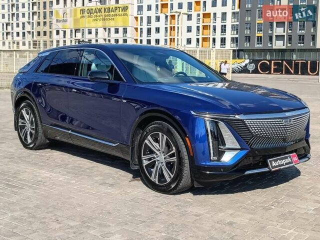 Синий Кадиллак Lyriq, объемом двигателя 0 л и пробегом 25 тыс. км за 46440 $, фото 7 на Automoto.ua