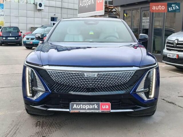 Синий Кадиллак Lyriq, объемом двигателя 0 л и пробегом 25 тыс. км за 45280 $, фото 1 на Automoto.ua