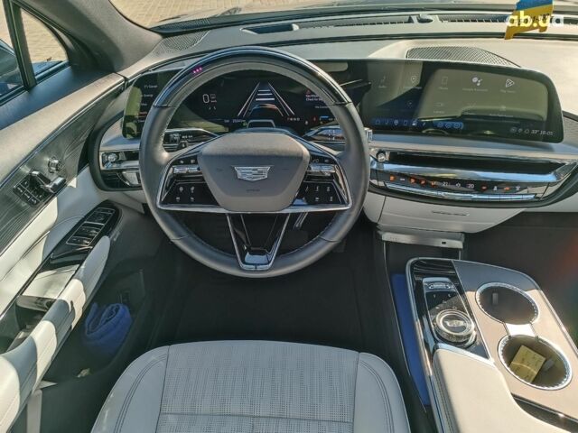 Синий Кадиллак Lyriq, объемом двигателя 0 л и пробегом 25 тыс. км за 46440 $, фото 14 на Automoto.ua