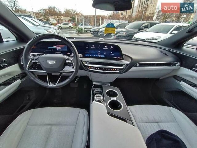 Синий Кадиллак Lyriq, объемом двигателя 0 л и пробегом 25 тыс. км за 45280 $, фото 16 на Automoto.ua