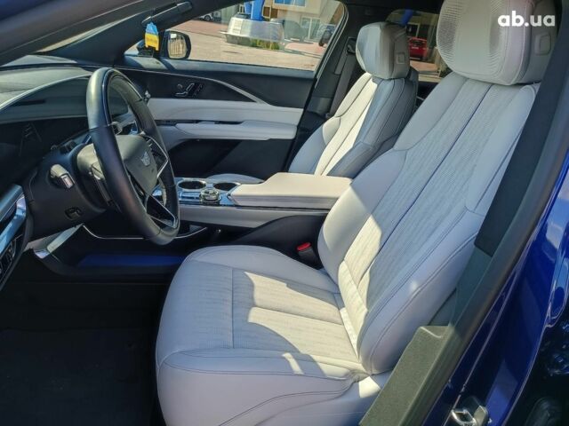 Синий Кадиллак Lyriq, объемом двигателя 0 л и пробегом 25 тыс. км за 46440 $, фото 18 на Automoto.ua