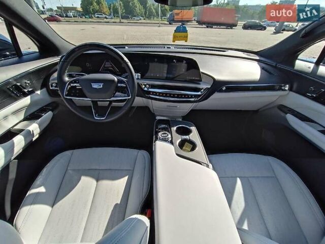 Синий Кадиллак Lyriq, объемом двигателя 0 л и пробегом 25 тыс. км за 46440 $, фото 14 на Automoto.ua