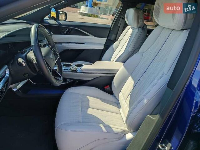 Синий Кадиллак Lyriq, объемом двигателя 0 л и пробегом 25 тыс. км за 46440 $, фото 19 на Automoto.ua