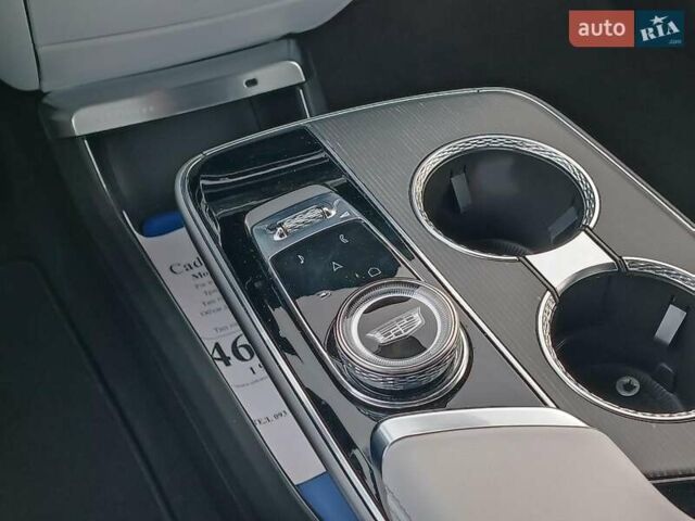 Синий Кадиллак Lyriq, объемом двигателя 0 л и пробегом 25 тыс. км за 45280 $, фото 19 на Automoto.ua