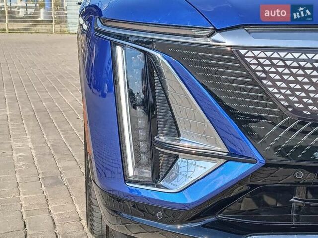 Синий Кадиллак Lyriq, объемом двигателя 0 л и пробегом 25 тыс. км за 46440 $, фото 4 на Automoto.ua