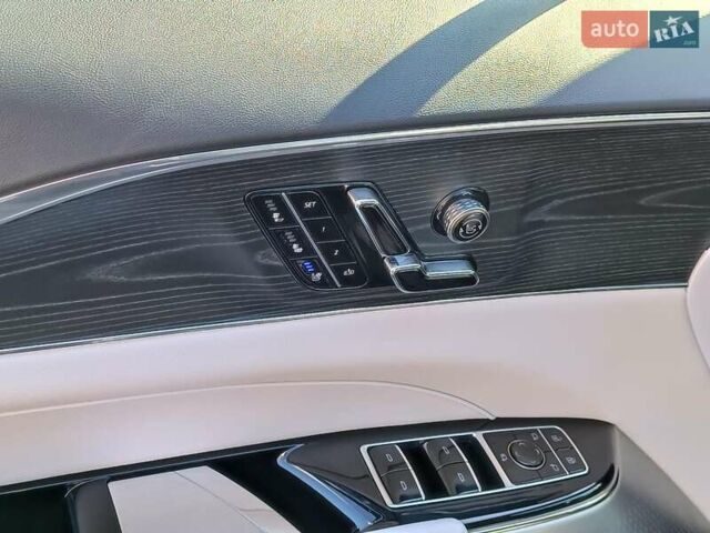 Синий Кадиллак Lyriq, объемом двигателя 0 л и пробегом 25 тыс. км за 46440 $, фото 22 на Automoto.ua