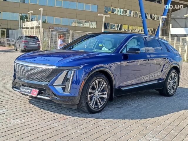 Синий Кадиллак Lyriq, объемом двигателя 0 л и пробегом 25 тыс. км за 46440 $, фото 2 на Automoto.ua