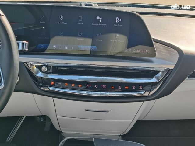 Синий Кадиллак Lyriq, объемом двигателя 0 л и пробегом 25 тыс. км за 46440 $, фото 15 на Automoto.ua