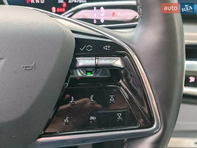 Синий Кадиллак Lyriq, объемом двигателя 0 л и пробегом 25 тыс. км за 45280 $, фото 31 на Automoto.ua