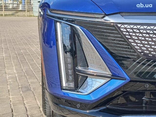 Синий Кадиллак Lyriq, объемом двигателя 0 л и пробегом 25 тыс. км за 46440 $, фото 5 на Automoto.ua