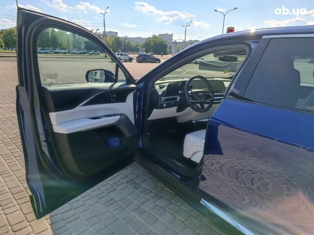 Синий Кадиллак Lyriq, объемом двигателя 0 л и пробегом 25 тыс. км за 46440 $, фото 17 на Automoto.ua