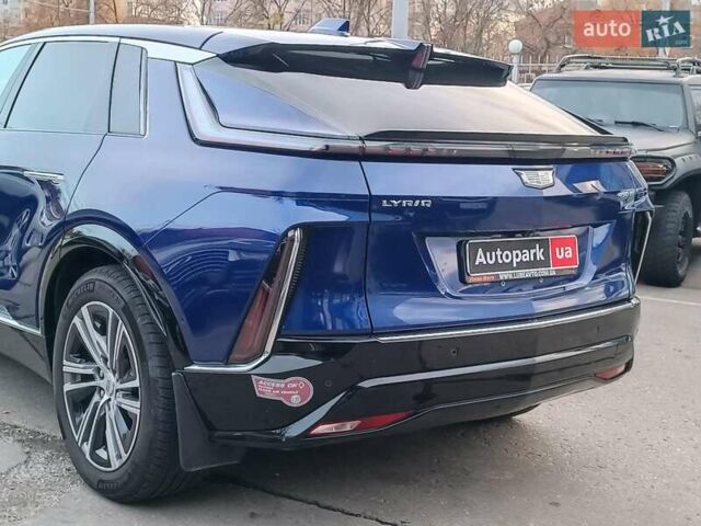 Синий Кадиллак Lyriq, объемом двигателя 0 л и пробегом 25 тыс. км за 45280 $, фото 13 на Automoto.ua