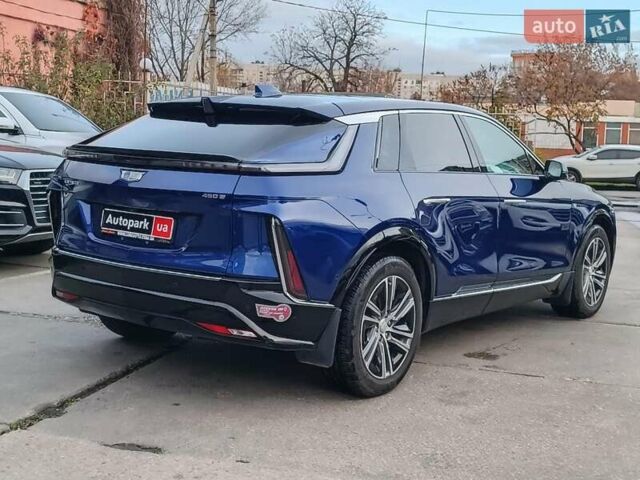 Синий Кадиллак Lyriq, объемом двигателя 0 л и пробегом 25 тыс. км за 45280 $, фото 9 на Automoto.ua