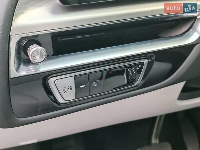 Синий Кадиллак Lyriq, объемом двигателя 0 л и пробегом 25 тыс. км за 45280 $, фото 26 на Automoto.ua