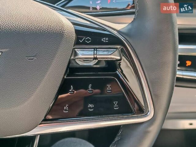 Синий Кадиллак Lyriq, объемом двигателя 0 л и пробегом 25 тыс. км за 46440 $, фото 24 на Automoto.ua