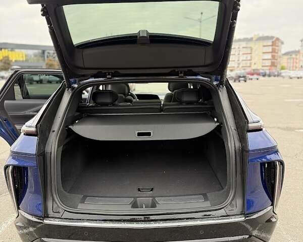 Синій Каділак Lyriq, об'ємом двигуна 0 л та пробігом 8 тис. км за 36000 $, фото 11 на Automoto.ua