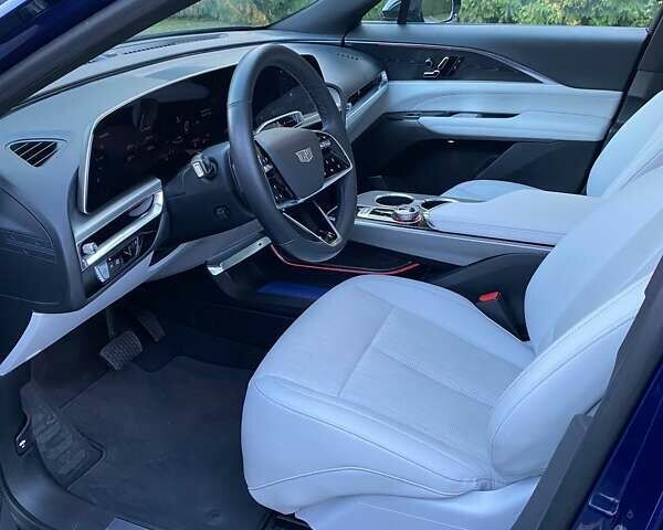 Синій Каділак Lyriq, об'ємом двигуна 0 л та пробігом 22 тис. км за 39000 $, фото 18 на Automoto.ua