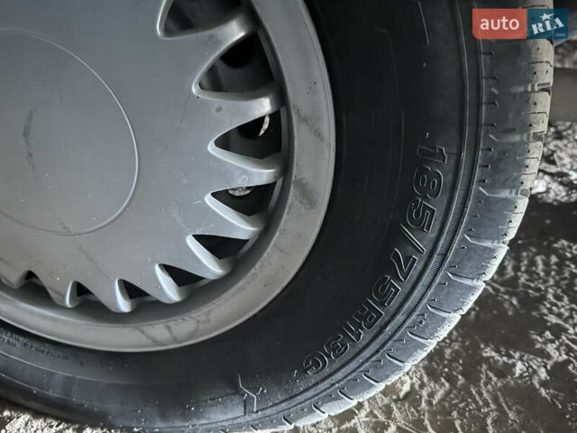 Бежевый Караван Роллер, объемом двигателя 0 л и пробегом 0 тыс. км за 8000 $, фото 3 на Automoto.ua