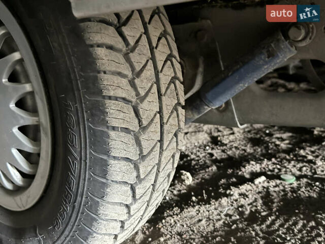 Бежевый Караван Роллер, объемом двигателя 0 л и пробегом 0 тыс. км за 8000 $, фото 2 на Automoto.ua