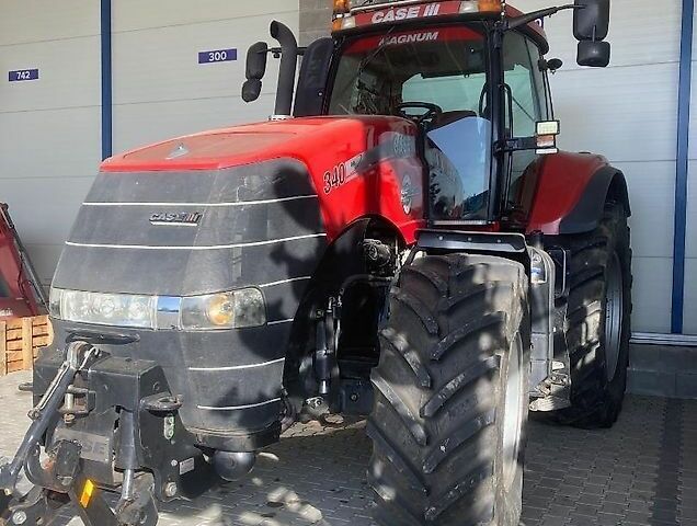 Красный Кейс Магнум, объемом двигателя 0 л и пробегом 0 тыс. км за 84900 $, фото 1 на Automoto.ua