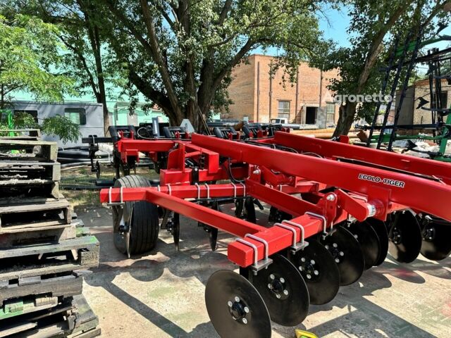 Красный Кейс Другая, объемом двигателя 0 л и пробегом 0 тыс. км за 46521 $, фото 5 на Automoto.ua