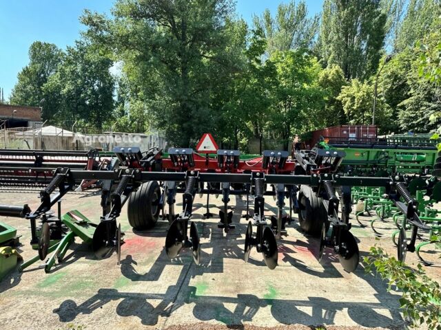 Красный Кейс Другая, объемом двигателя 0 л и пробегом 0 тыс. км за 46521 $, фото 10 на Automoto.ua