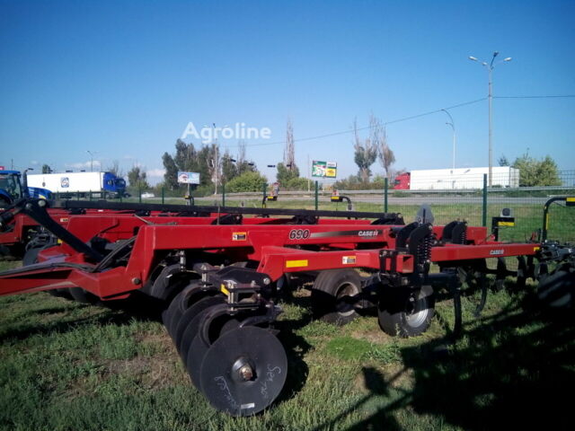 Красный Кейс MRX 690, объемом двигателя 0 л и пробегом 0 тыс. км за 53268 $, фото 2 на Automoto.ua