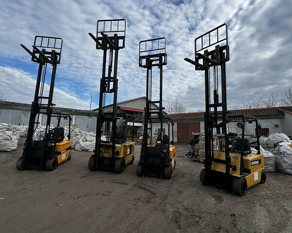 Жовтий Катерпіллер 20, об'ємом двигуна 0 л та пробігом 4 тис. км за 12333 $, фото 19 на Automoto.ua