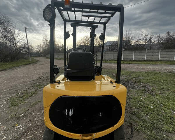 Жовтий Катерпіллер 20, об'ємом двигуна 0 л та пробігом 4 тис. км за 12333 $, фото 6 на Automoto.ua