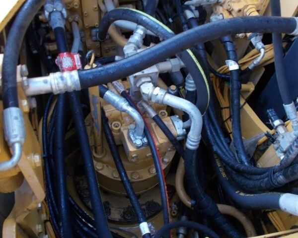 Катерпиллер 320EL, объемом двигателя 0 л и пробегом 0 тыс. км за 92835 $, фото 7 на Automoto.ua