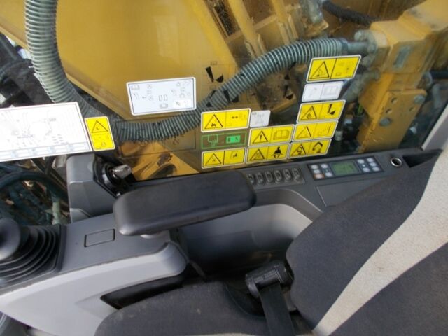 Катерпиллер 320EL, объемом двигателя 0 л и пробегом 0 тыс. км за 92835 $, фото 1 на Automoto.ua