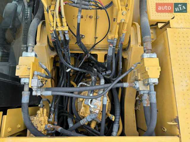 Катерпіллер 326, об'ємом двигуна 0 л та пробігом 9 тис. км за 98000 $, фото 12 на Automoto.ua