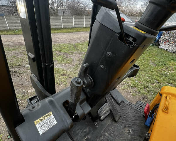 Желтый Катерпиллер ЕП, объемом двигателя 0 л и пробегом 6 тыс. км за 11250 $, фото 1 на Automoto.ua