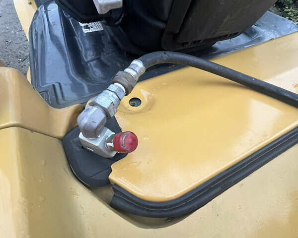 Желтый Катерпиллер ГП, объемом двигателя 2.2 л и пробегом 6 тыс. км за 13999 $, фото 19 на Automoto.ua