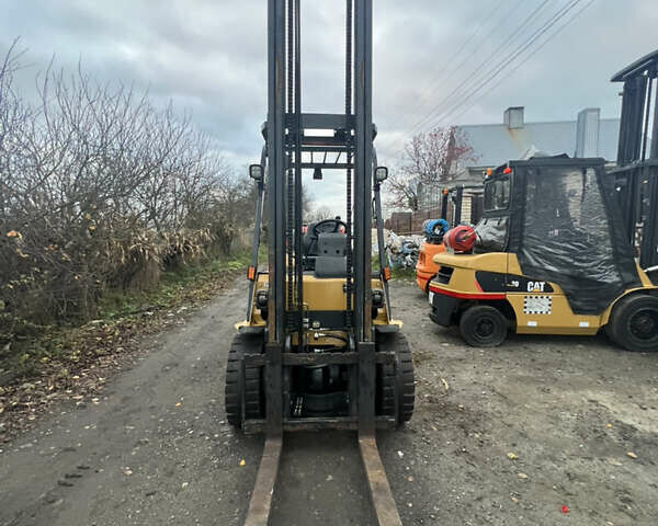 Желтый Катерпиллер ГП, объемом двигателя 2.2 л и пробегом 6 тыс. км за 13999 $, фото 3 на Automoto.ua