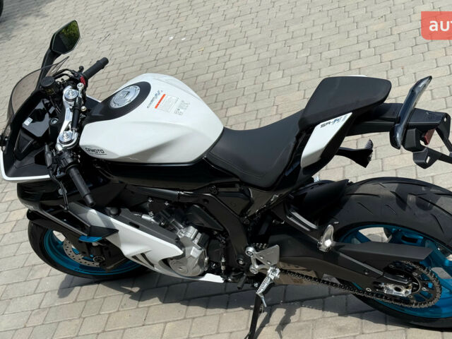 СФ мото 675 SR-R, объемом двигателя 0.68 л и пробегом 0 тыс. км за 8500 $, фото 7 на Automoto.ua