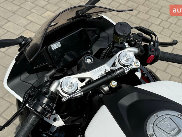СФ мото 675 SR-R, объемом двигателя 0.68 л и пробегом 0 тыс. км за 8500 $, фото 9 на Automoto.ua