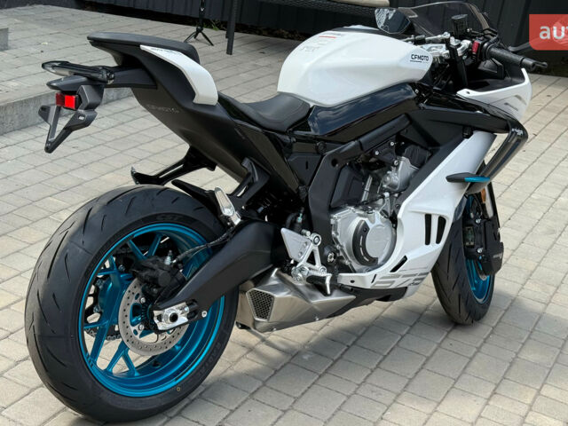 СФ мото 675 SR-R, объемом двигателя 0.68 л и пробегом 0 тыс. км за 8500 $, фото 5 на Automoto.ua