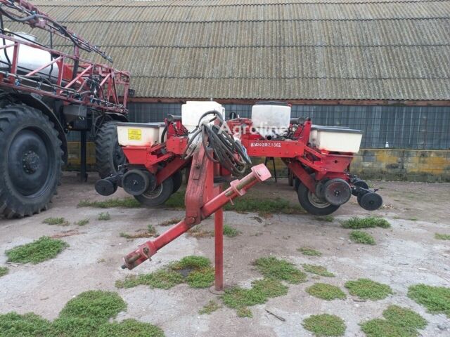 Красный Челленджер 8180, объемом двигателя 0 л и пробегом 0 тыс. км за 22098 $, фото 1 на Automoto.ua