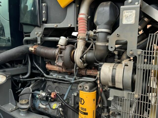 Желтый Челленджер MT 765B, объемом двигателя 0 л и пробегом 12 тыс. км за 79085 $, фото 19 на Automoto.ua