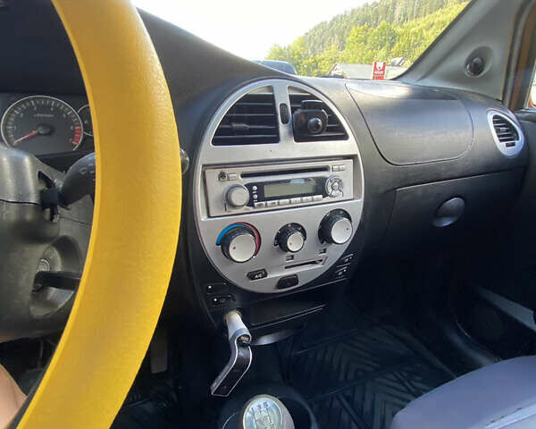 Желтый Чана Бенни, объемом двигателя 1.3 л и пробегом 95 тыс. км за 1800 $, фото 5 на Automoto.ua