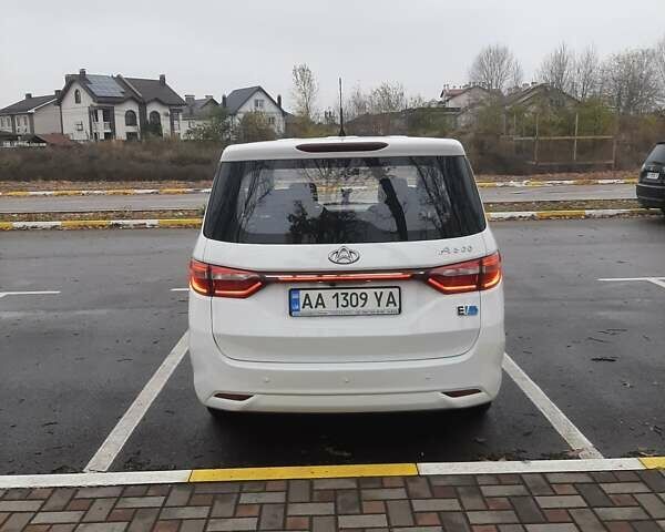 Белый Чанган Auchan A600EV, объемом двигателя 0 л и пробегом 73 тыс. км за 13000 $, фото 1 на Automoto.ua