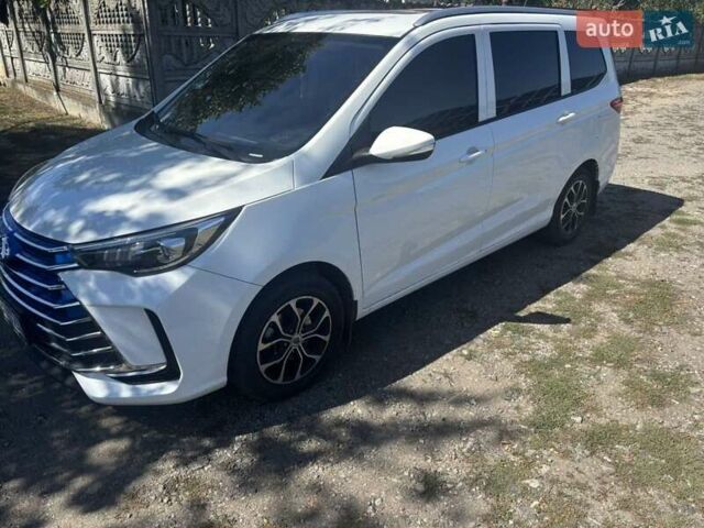 Белый Чанган Auchan A600EV, объемом двигателя 0 л и пробегом 27 тыс. км за 13000 $, фото 1 на Automoto.ua