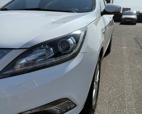 Белый Чанган Eado, объемом двигателя 0 л и пробегом 52 тыс. км за 8999 $, фото 16 на Automoto.ua