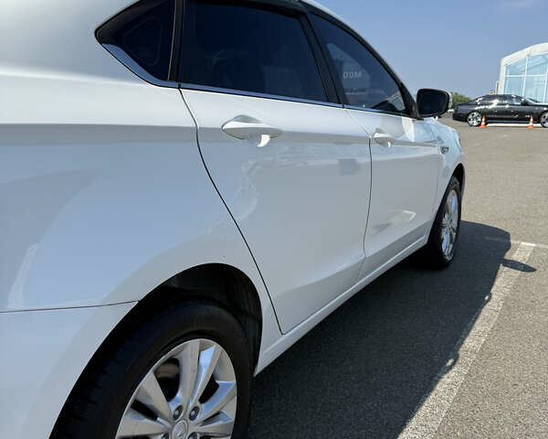 Белый Чанган Eado, объемом двигателя 0 л и пробегом 52 тыс. км за 8999 $, фото 12 на Automoto.ua