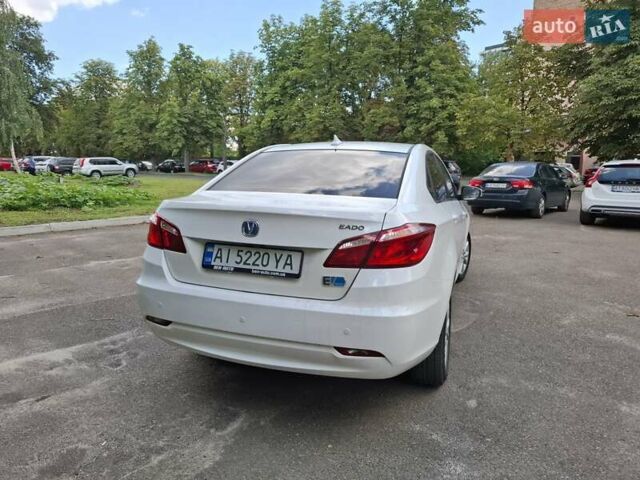 Белый Чанган Eado, объемом двигателя 0 л и пробегом 44 тыс. км за 7999 $, фото 8 на Automoto.ua
