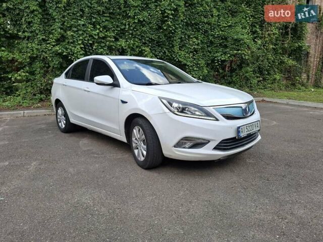 Белый Чанган Eado, объемом двигателя 0 л и пробегом 44 тыс. км за 7999 $, фото 2 на Automoto.ua