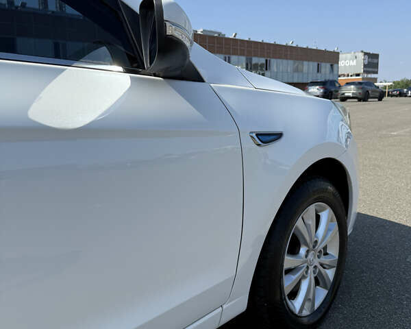 Белый Чанган Eado, объемом двигателя 0 л и пробегом 52 тыс. км за 8999 $, фото 10 на Automoto.ua